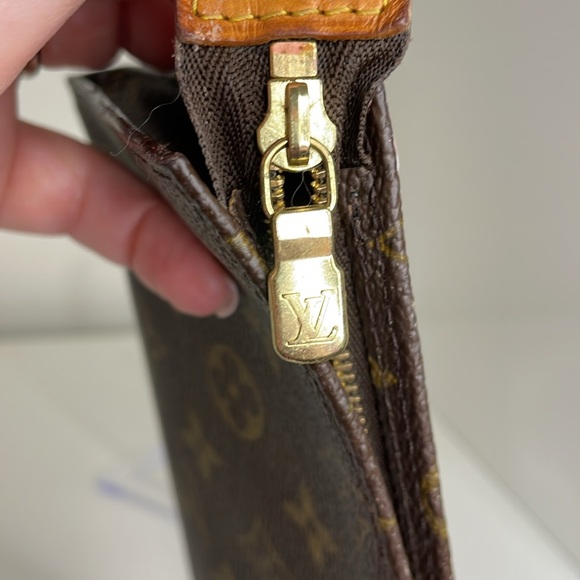 Louis Vuitton Monogram Zipper Bucket Pouch Clutch - Picture 9 of 9